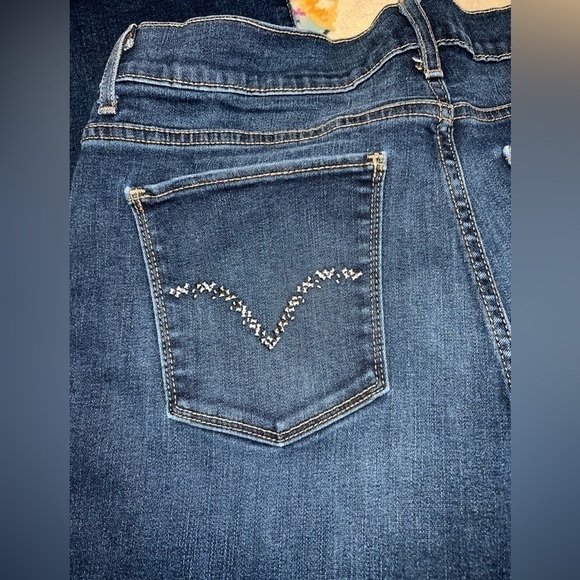 Levi's Women's Blue Jeans - Picture 3 of 8